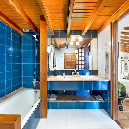 Es Mirador Villa *